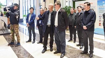 要闻｜广西壮族自治区政协副主席陈刚慰问888电子游戏总司理宋海农